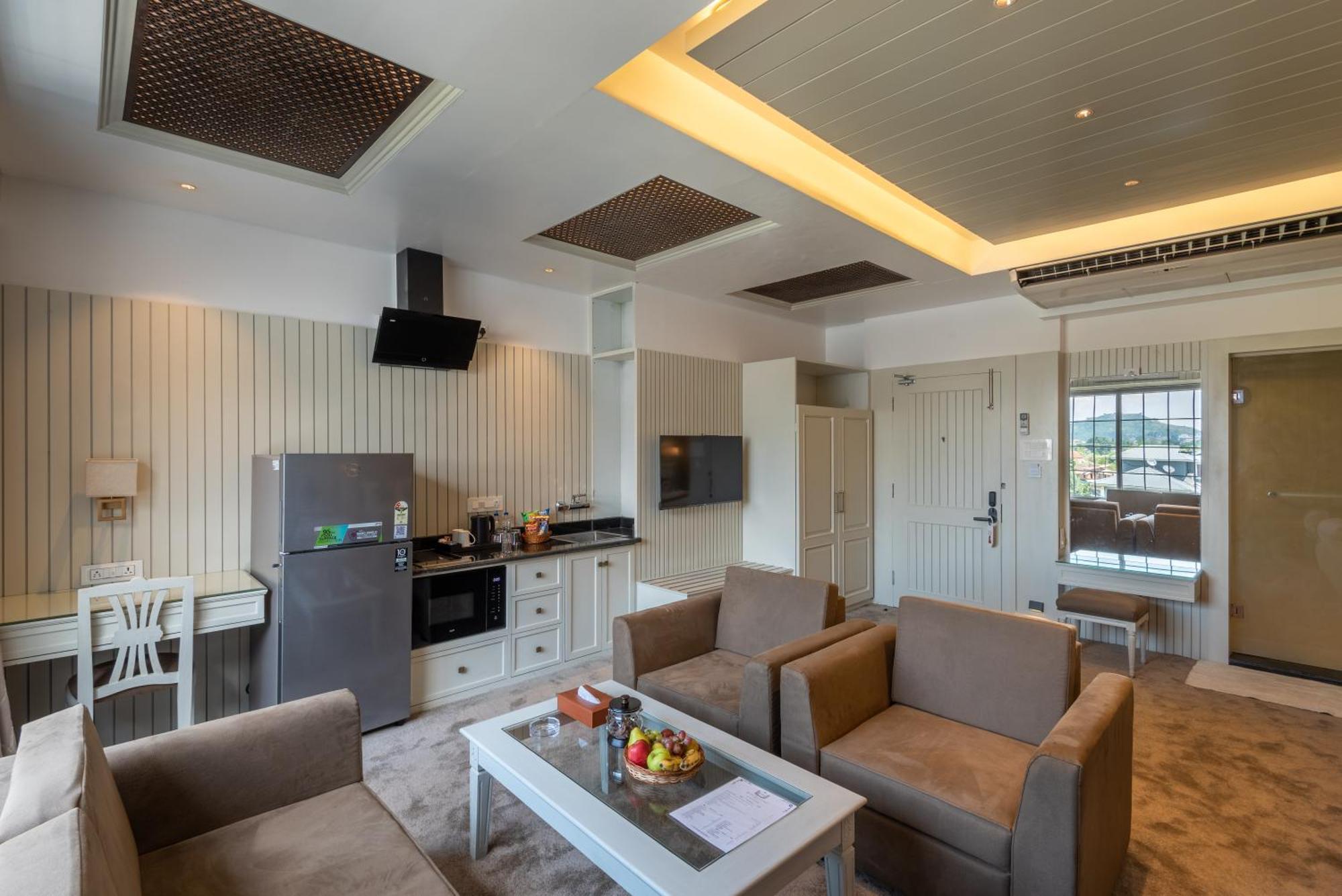 Hotel Grand Boulevard Durgjan Экстерьер фото