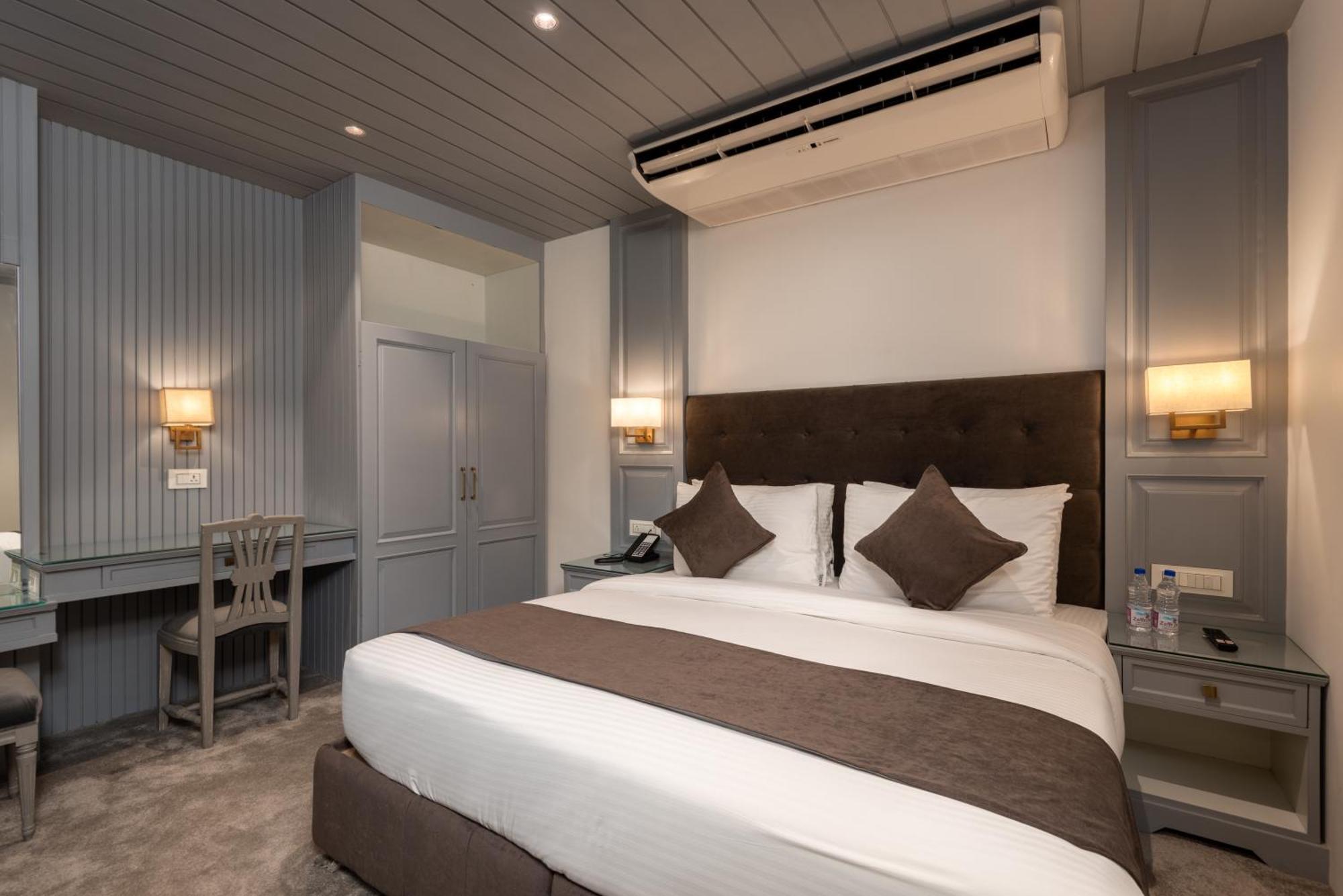 Hotel Grand Boulevard Durgjan Номер фото