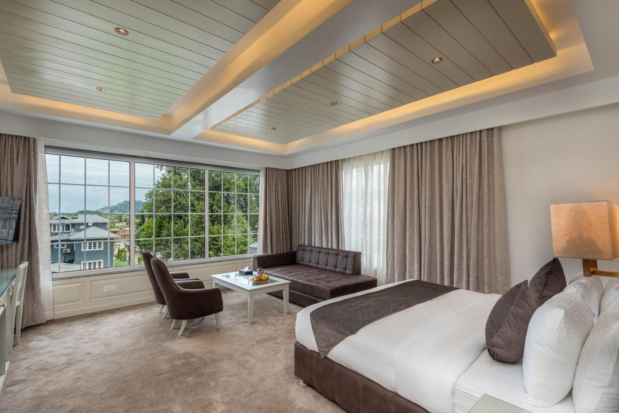 Hotel Grand Boulevard Durgjan Номер фото