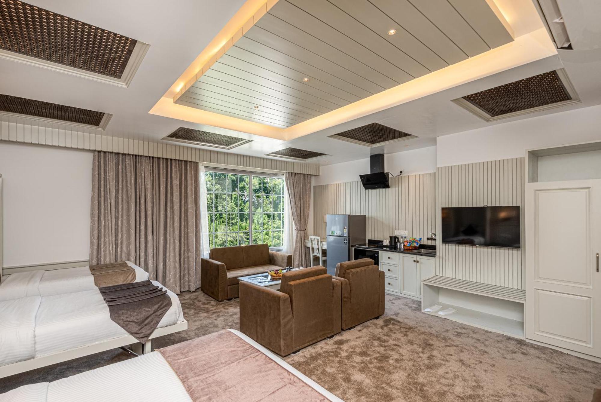 Hotel Grand Boulevard Durgjan Номер фото