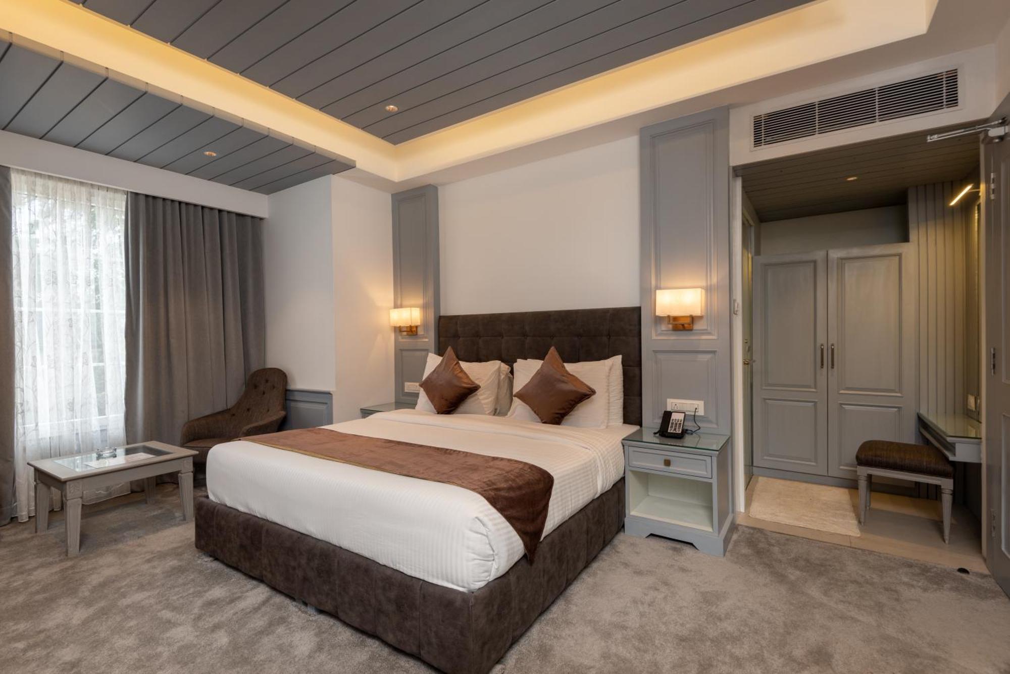 Hotel Grand Boulevard Durgjan Номер фото