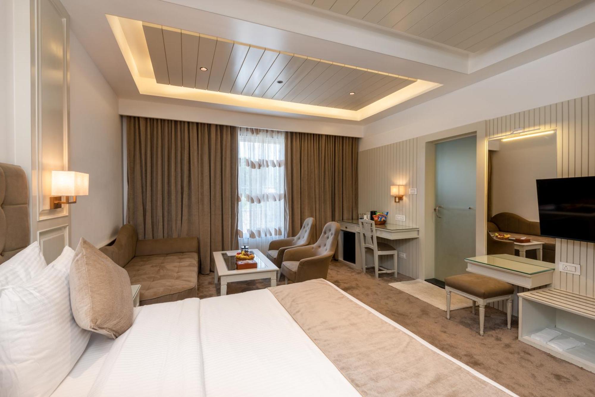 Hotel Grand Boulevard Durgjan Номер фото