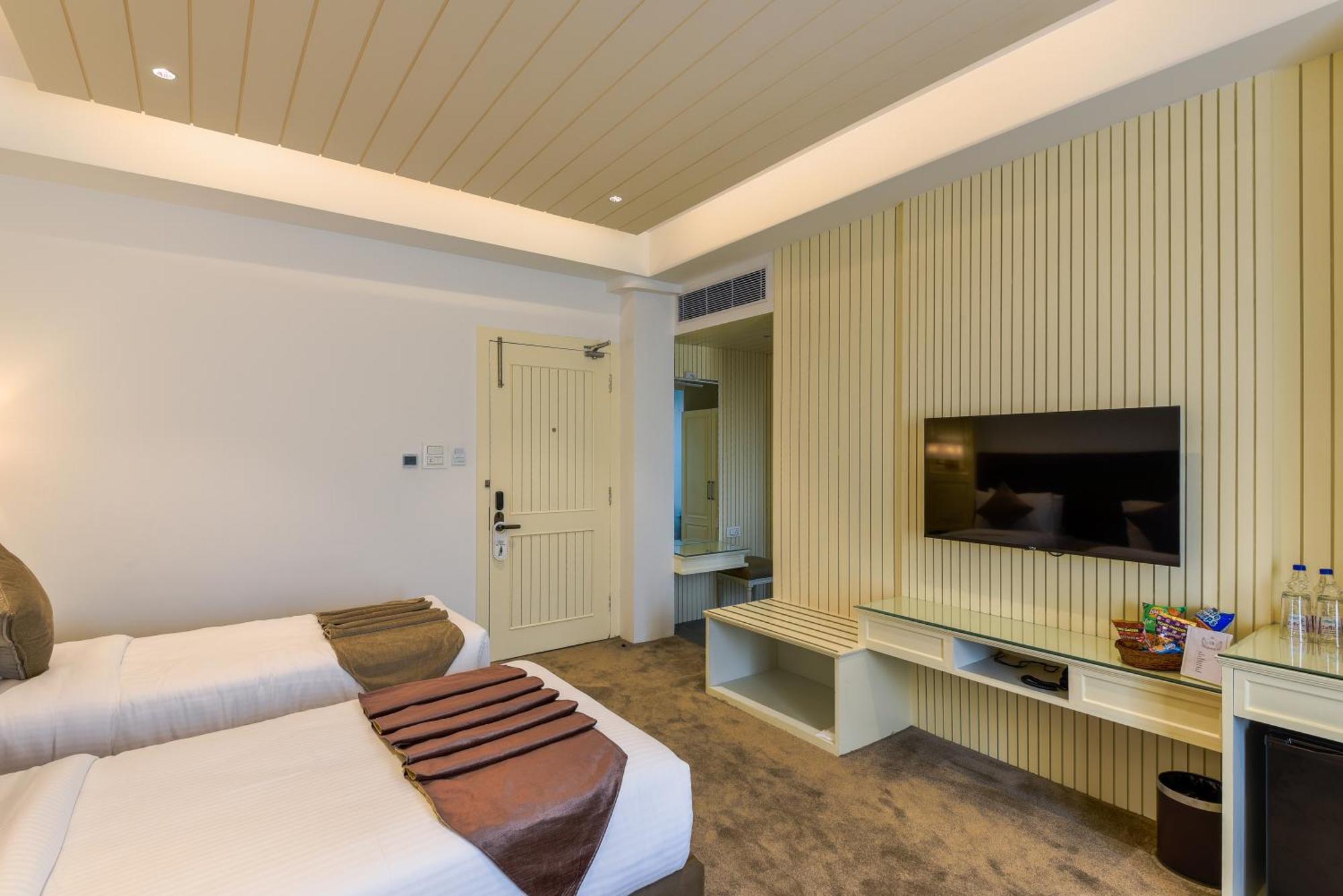 Hotel Grand Boulevard Durgjan Номер фото
