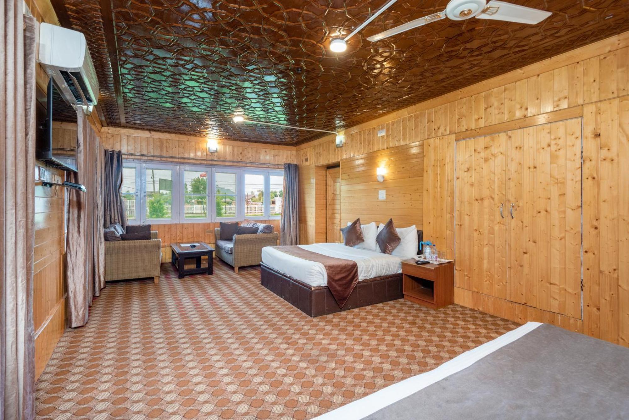 Hotel Grand Boulevard Durgjan Номер фото